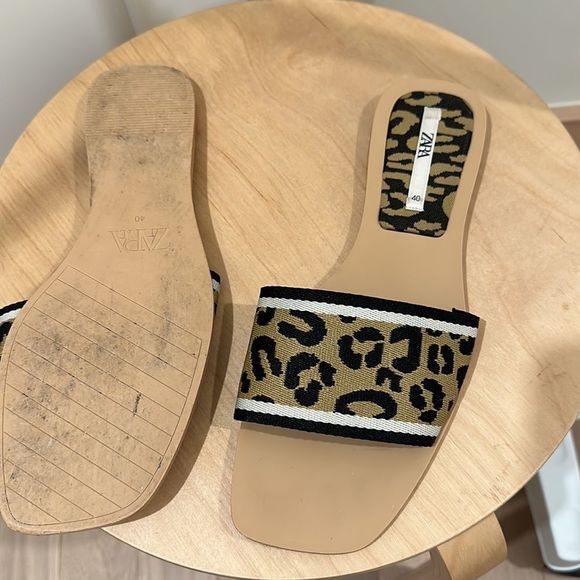 ZARA ANIMAL PRINT FLAT SANDALS - Picture 11 of 13